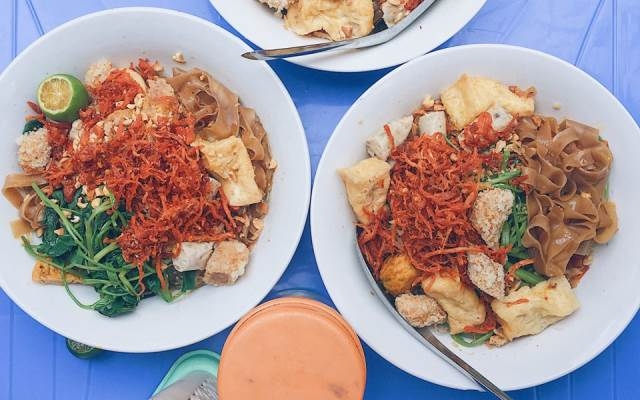 Bánh Đa Cua & Miến Trộn - Đê La Thành Nhỏ