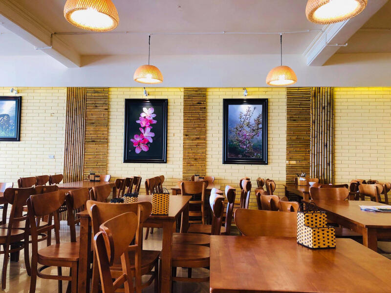 Nhà Hàng Già Bản