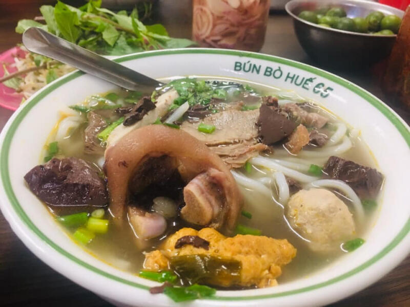 Bún bò Huế 65 đường Láng