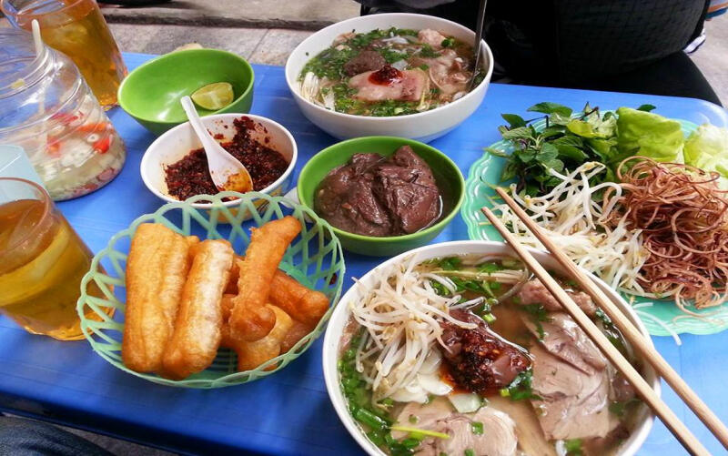 Bún bò Huế Hàng Cá