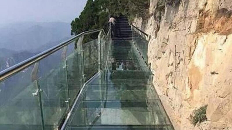 Cầu kính Rồng Mây