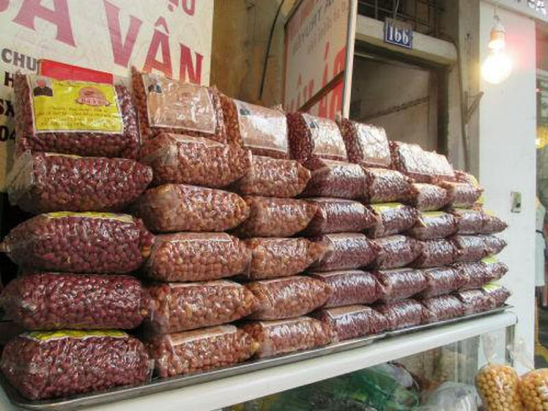 Lạc rang húng lìu Bà Triệu