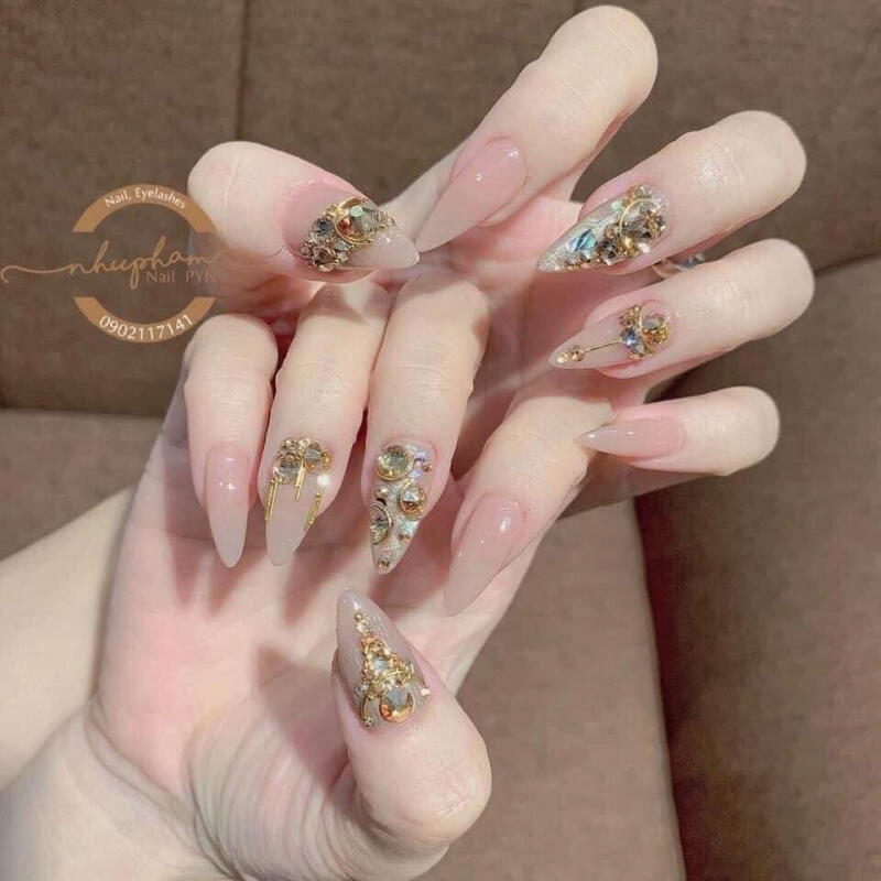 Trang Thu Design Nail