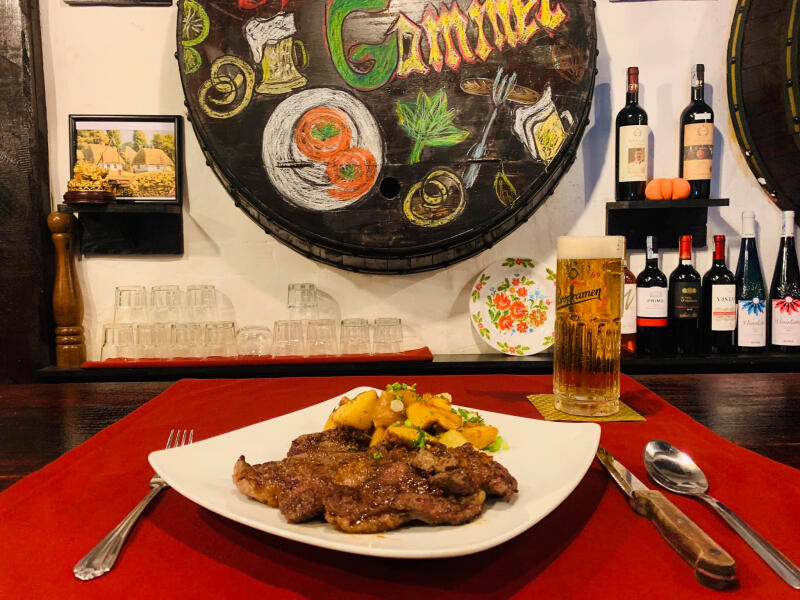 Kozak Restaurant & Bar