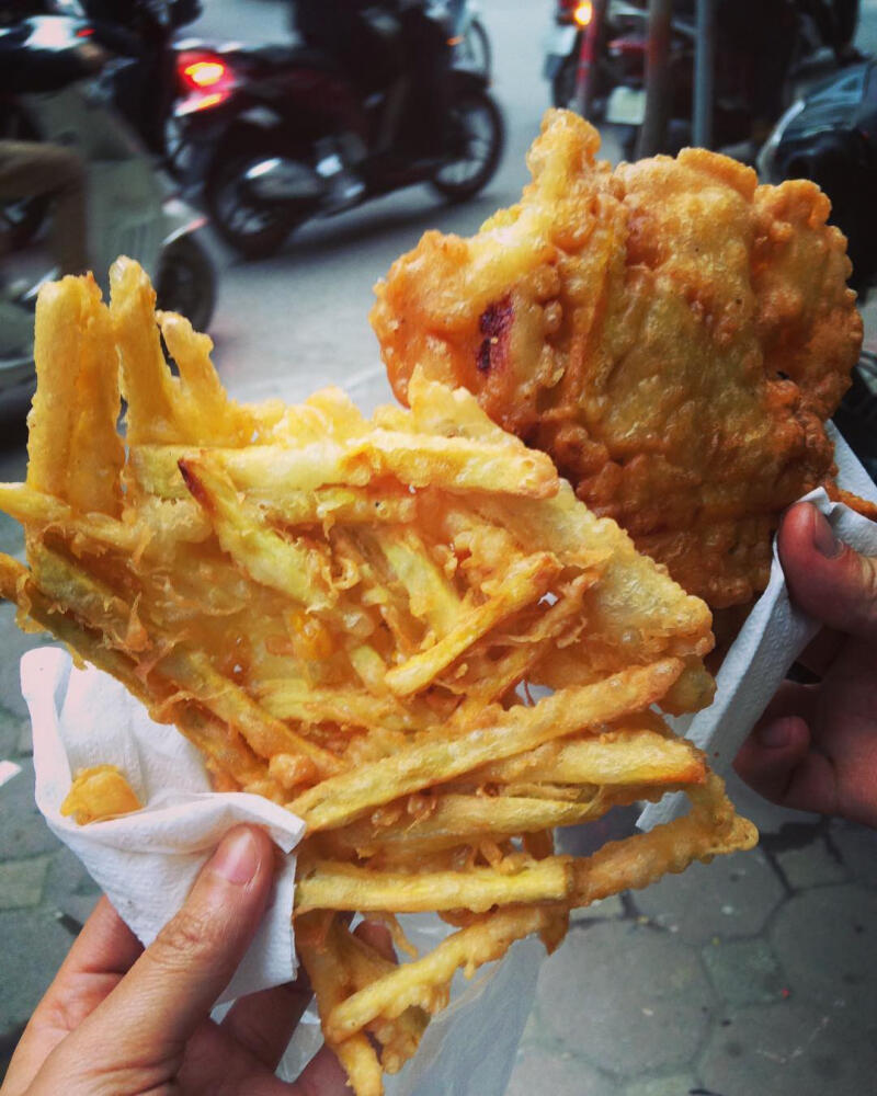 Bánh chuối, bánh khoai và ăn vặt ngõ Ngô Sỹ Liên