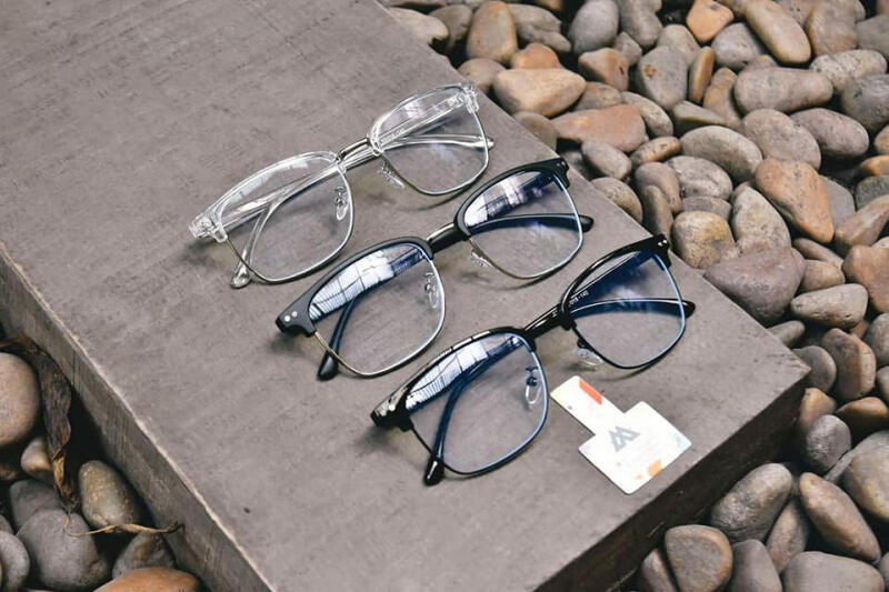 Thế Giới Mắt Kính