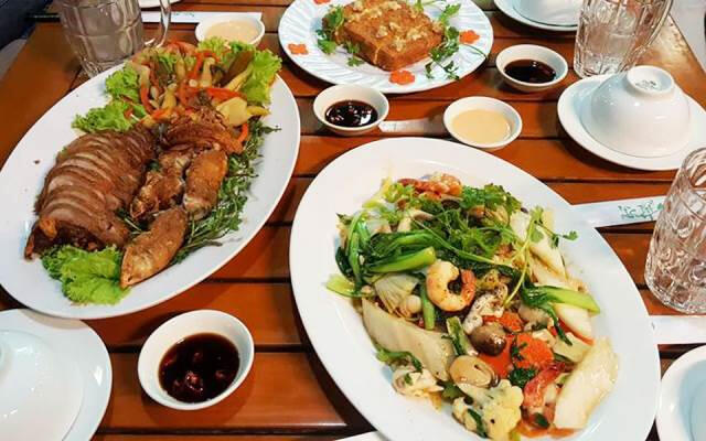 Nhà hàng Tùng Tùng