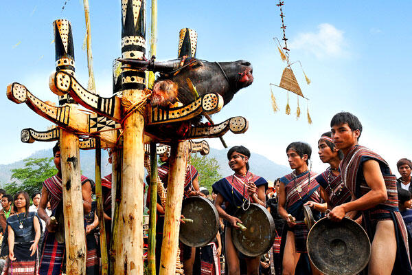 Bài văn phân tích tác phẩm Nhìn về vốn văn hóa dân tộc số 6