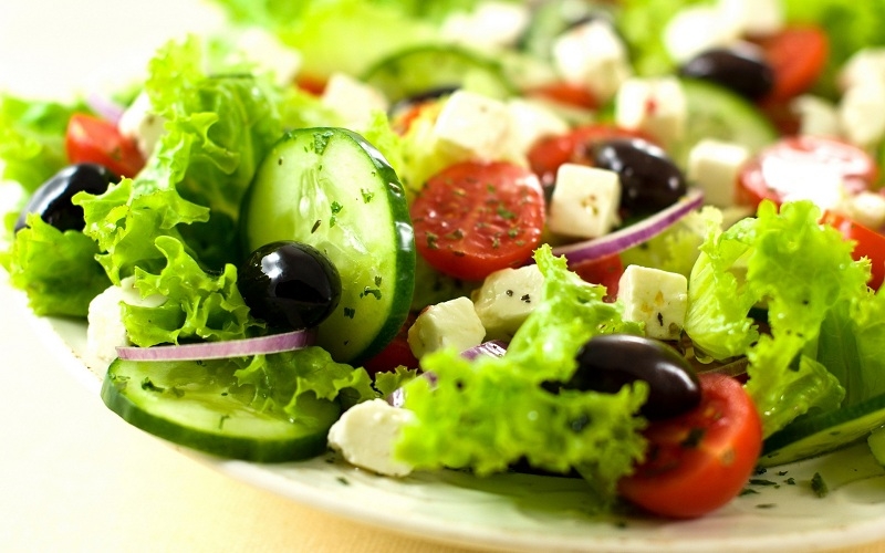 Ăn salad trước bữa ăn