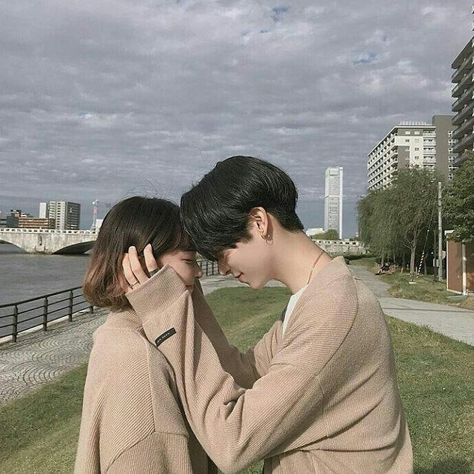 Cái Nhìn Đầu Tiên