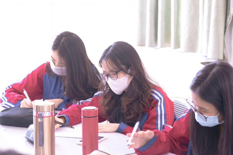 Trường THPT chuyên Hạ Long