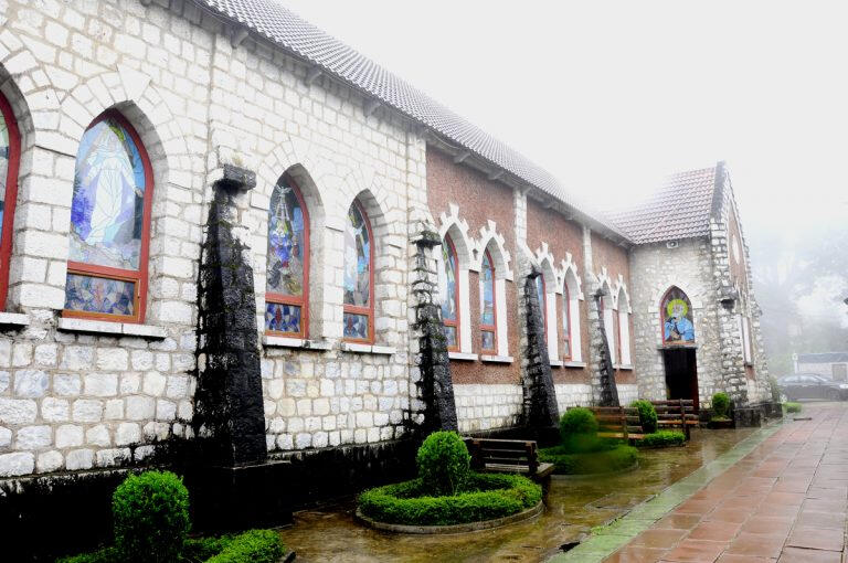 Nhà thờ cổ Sapa