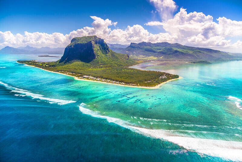 Thác nước dưới lòng biển - đảo Mauritius
