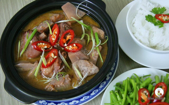 Lẩu vịt nấu chao