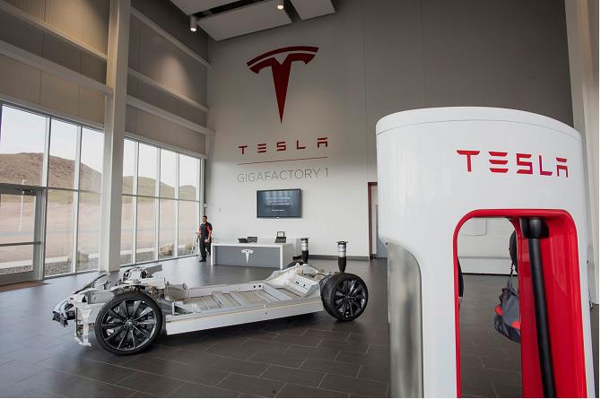 Tesla thâu tóm SolarCity với 2,6 tỷ USD